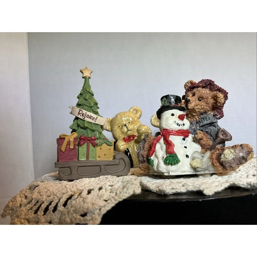 Vtg Christmas Teddy Bears Porcelain Bisque Salt & Pepper Shakers & 2 Decor PCS